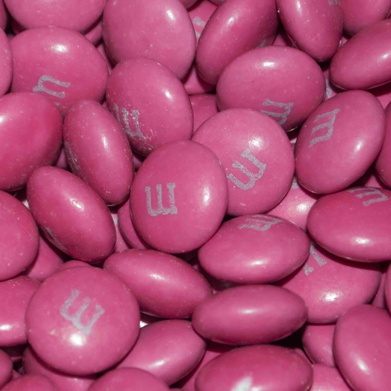 750 Pcs Dark Pink M&M's Candy Milk Chocolate (1.5lb, Approx. 750 Pcs)